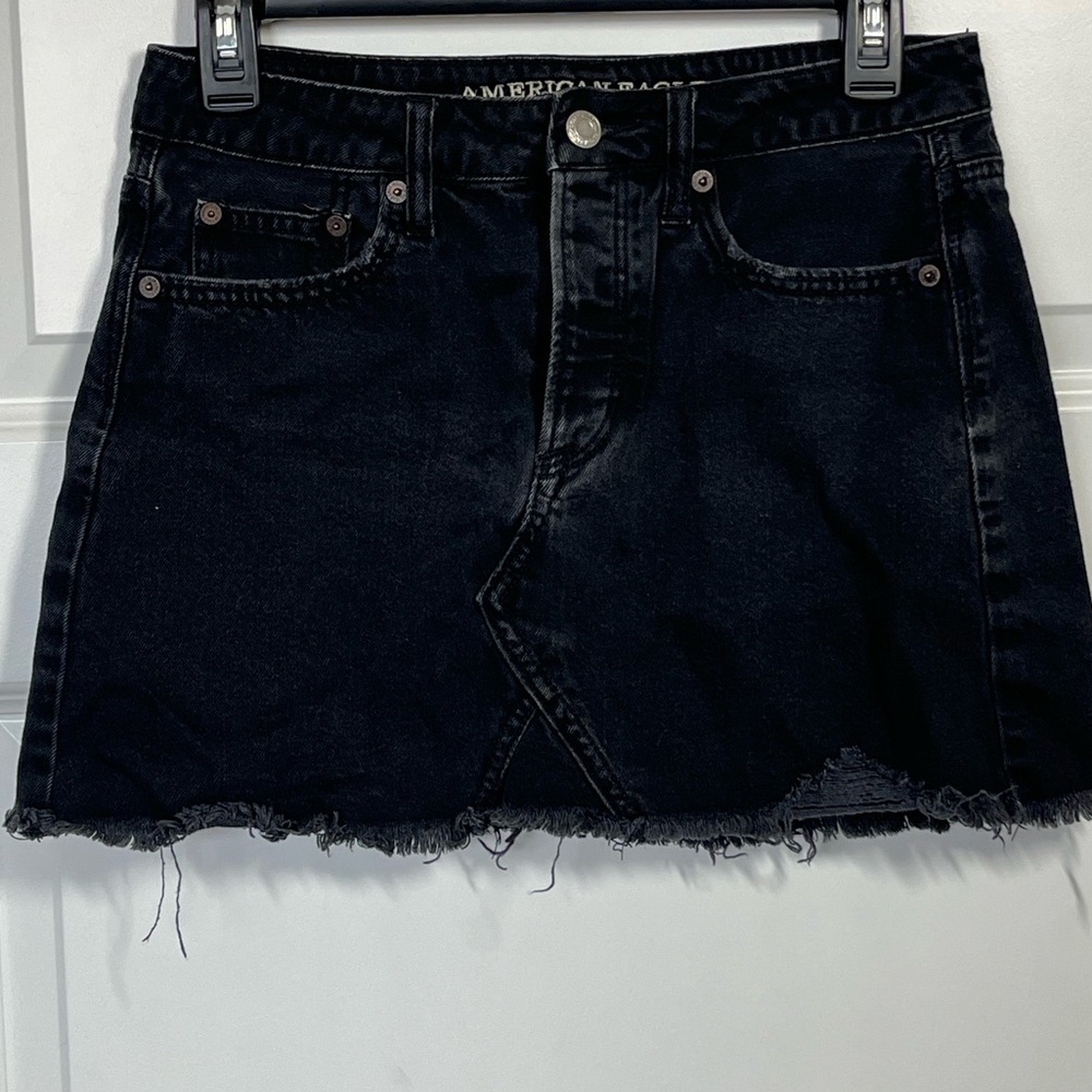 American Eagle Black Denim Mini Skirt Size 4 Y2K Raw Hem
